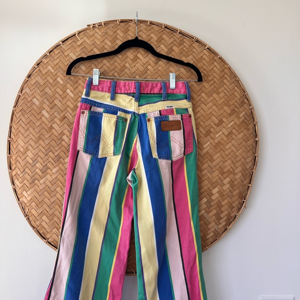 WRANGLER X FREE PEOPLE EXCLUSIVE WANDERER 622 HIGH RISE FLARES RAINBOW‎ STRIPE - Picture 13 of 15